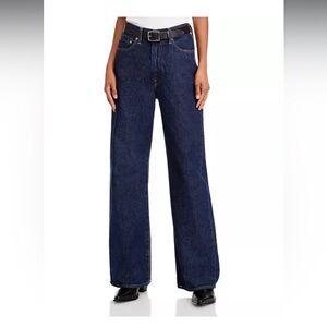 Levi’s ribcage Jean - shaded view